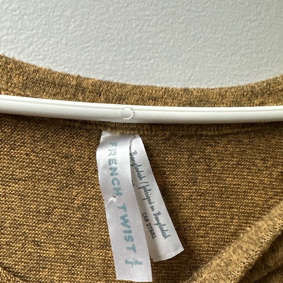 Medium French Twist Long Sleeve Shirt - Picture 4 of 5